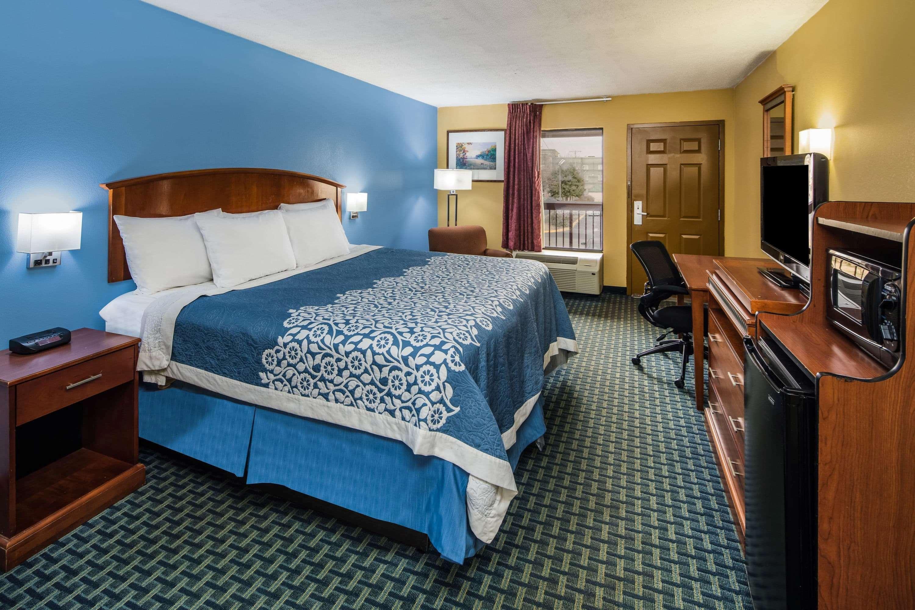 Days Inn By Wyndham Oak Grove/Ft. Campbell Eksteriør bilde