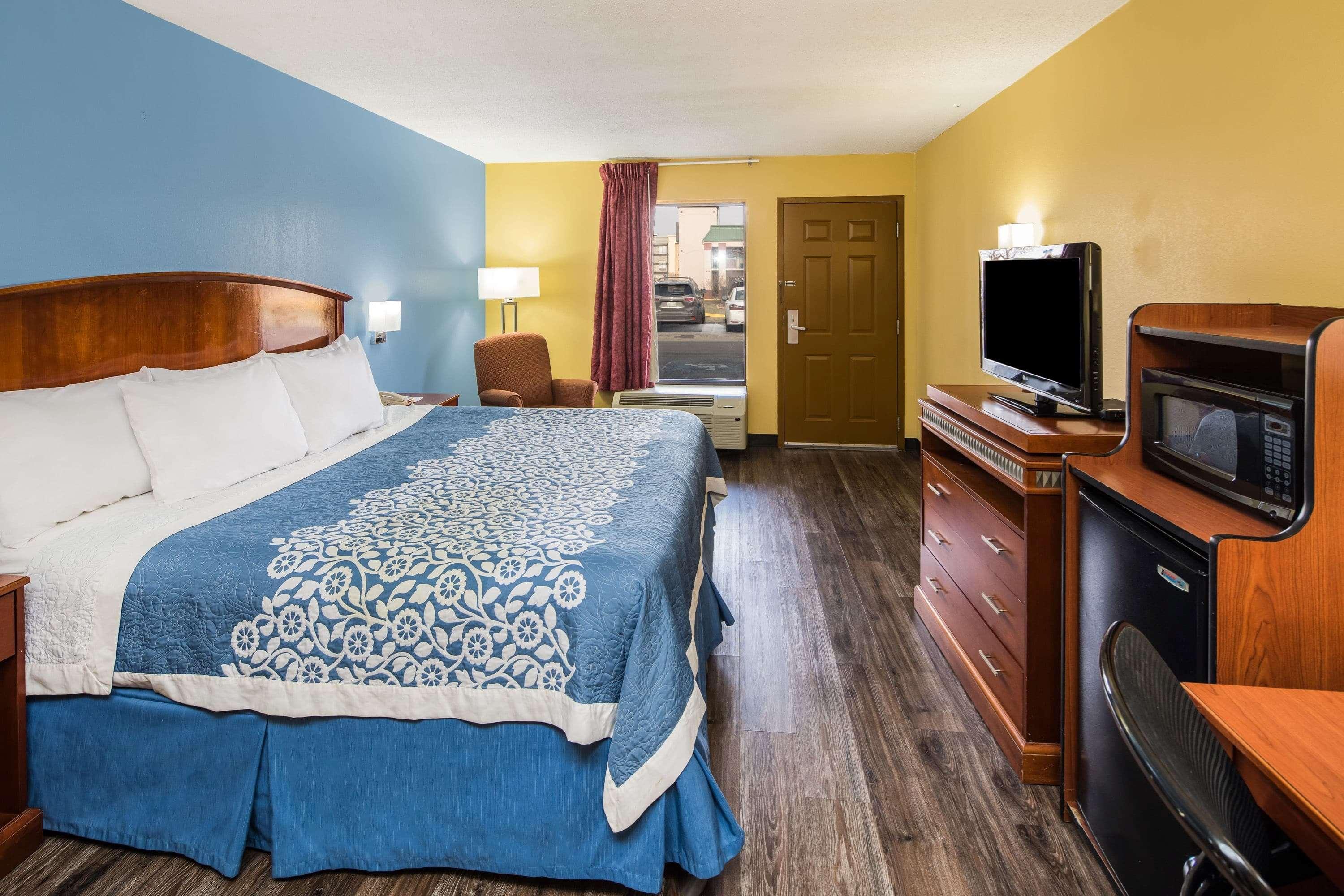 Days Inn By Wyndham Oak Grove/Ft. Campbell Eksteriør bilde