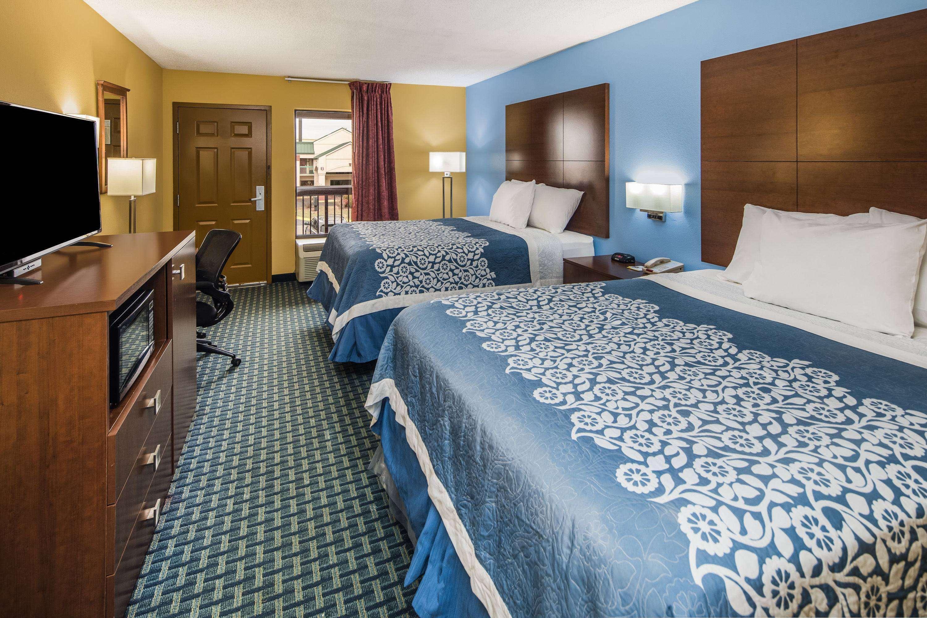 Days Inn By Wyndham Oak Grove/Ft. Campbell Eksteriør bilde