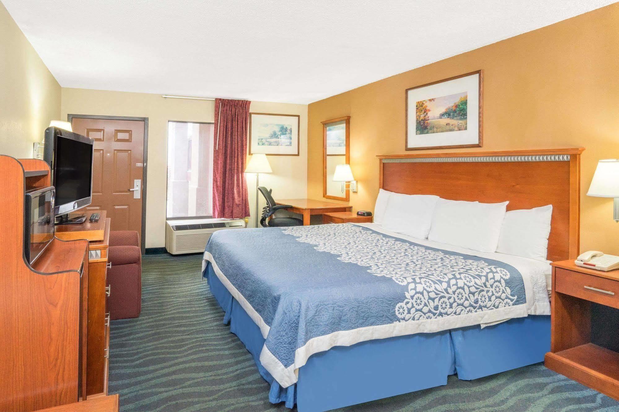 Days Inn By Wyndham Oak Grove/Ft. Campbell Eksteriør bilde