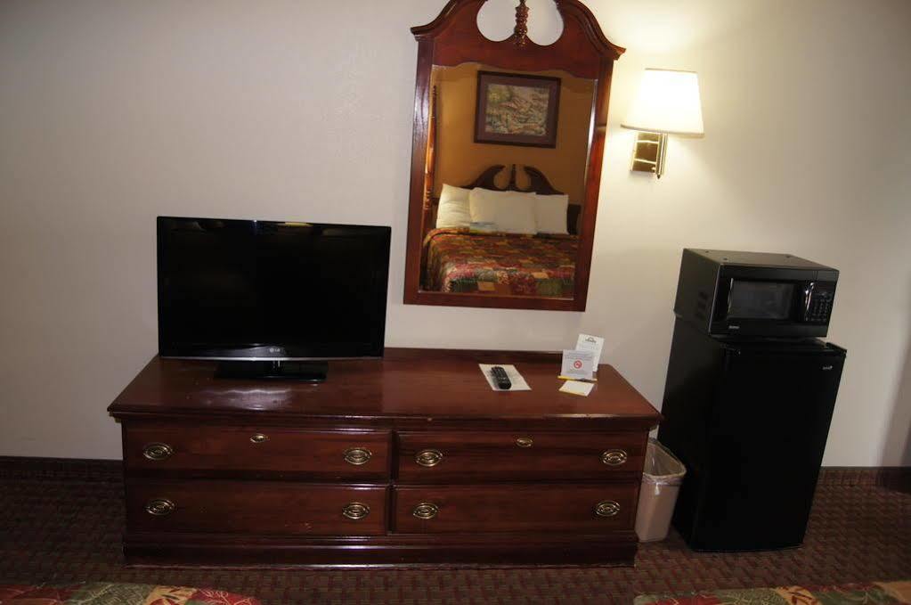 Days Inn By Wyndham Oak Grove/Ft. Campbell Eksteriør bilde